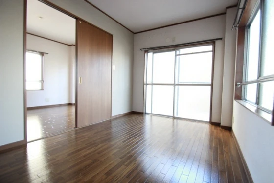 ロリエ中広通り