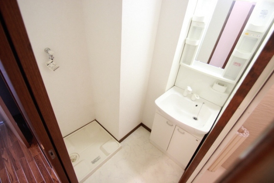 ロリエ中広通り