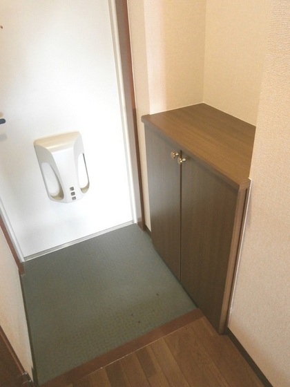 コンフォール空港通り