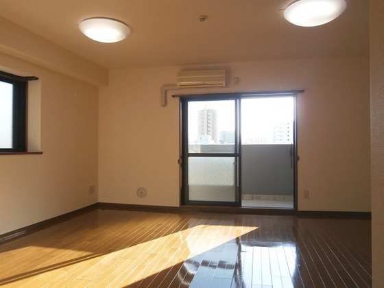 コンフォール空港通り