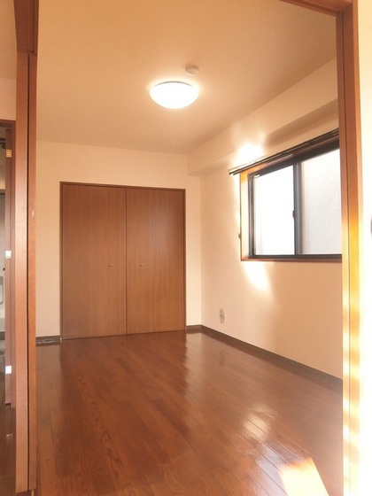 コンフォール空港通り