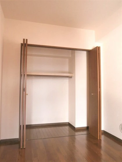 コンフォール空港通り