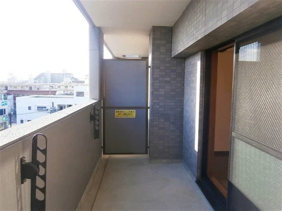 コンフォール空港通り