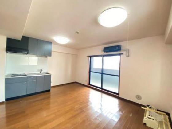 コンフォール空港通り