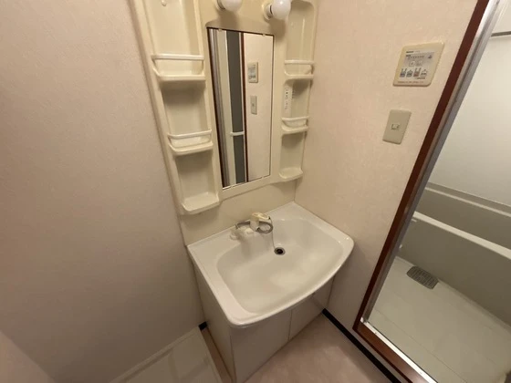 コンフォール空港通り