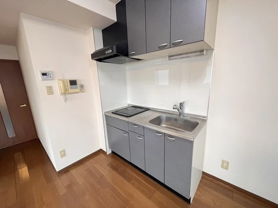 コンフォール空港通り