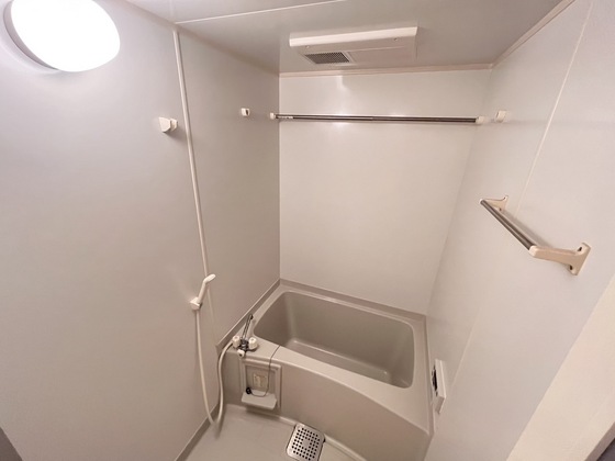 コンフォール空港通り