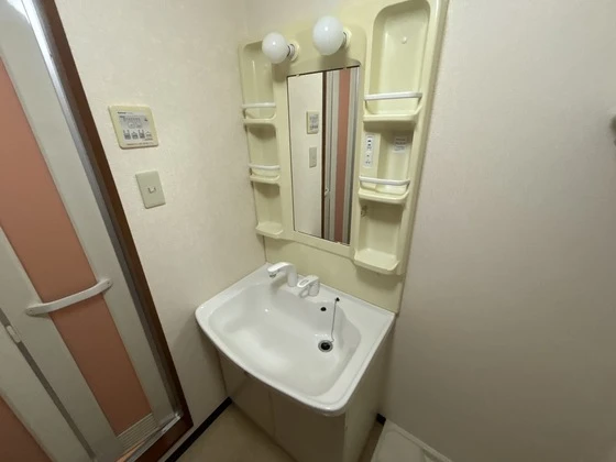 コンフォール空港通り