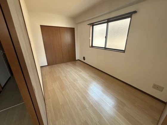 コンフォール空港通り