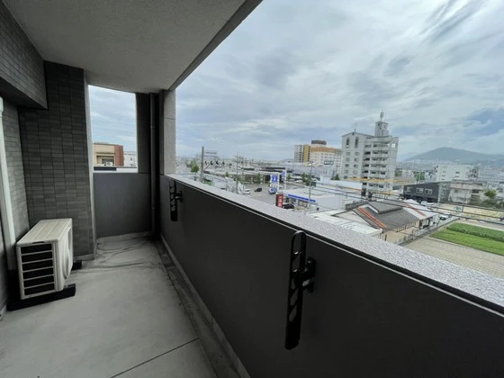 コンフォール空港通り