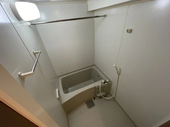 コンフォール空港通り