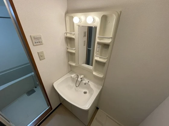 コンフォール空港通り