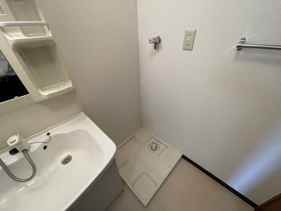 コンフォール空港通り