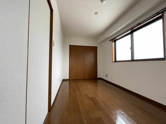 コンフォール空港通り