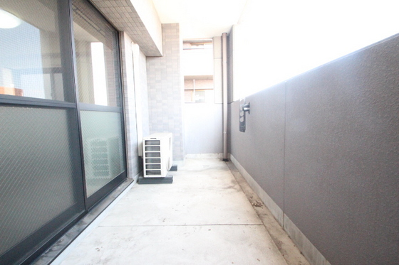 コンフォール空港通り