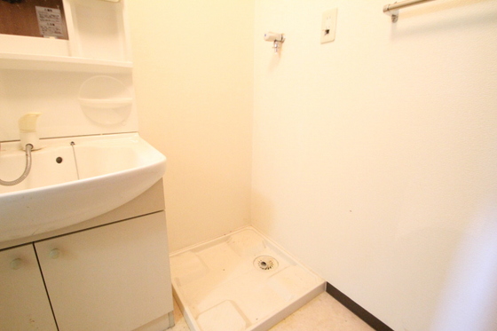 コンフォール空港通り