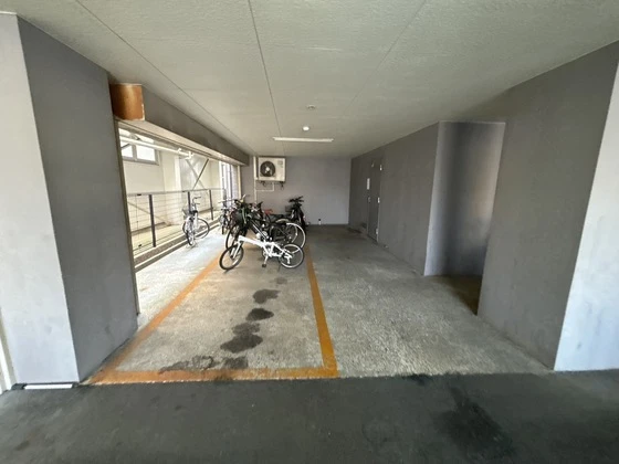 コンフォール空港通り