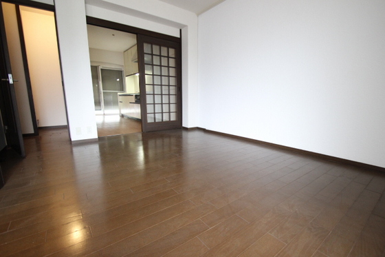 サリアンコート川田