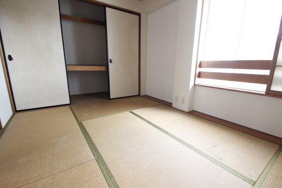 サリアンコート川田