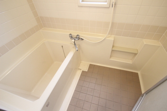 サリアンコート川田