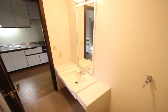 サリアンコート川田