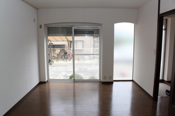 サリアンコート川田