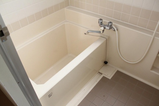 サリアンコート川田