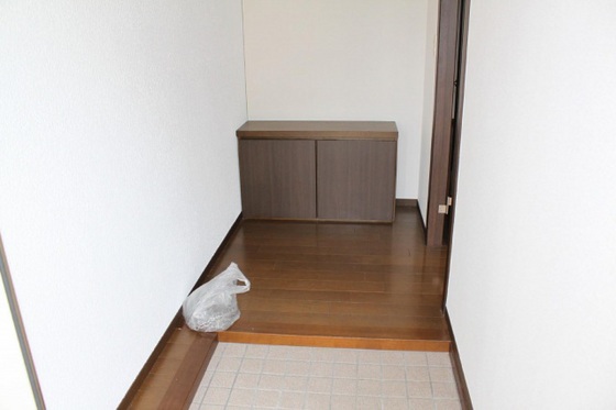 サリアンコート川田