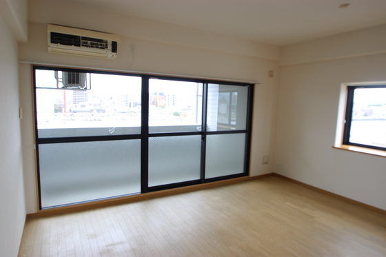 フリージアコート