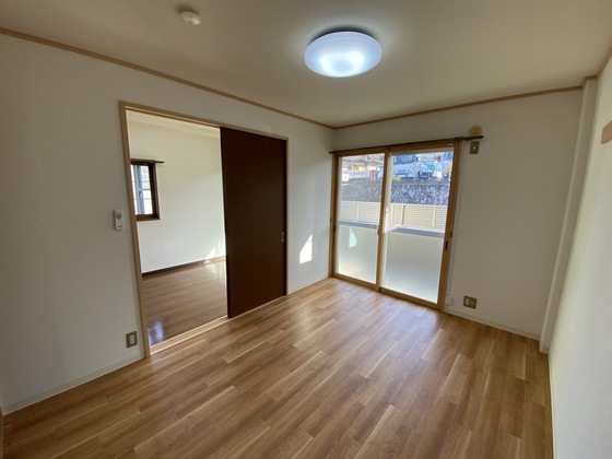 ロイヤルタムラバラ館