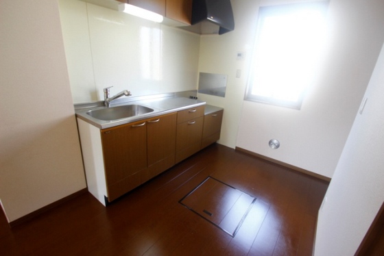 クレストハウス C棟