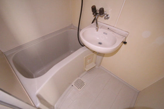 リバーパレス牛田新町