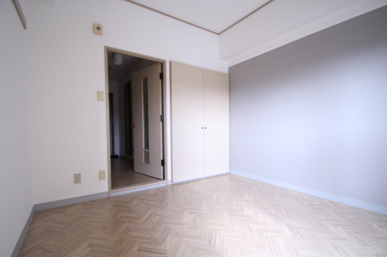 リバーパレス牛田新町