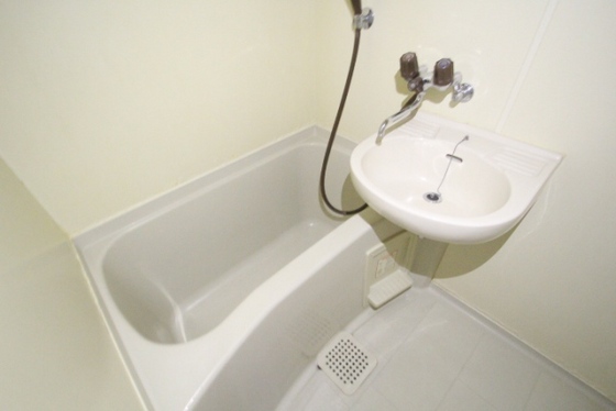 リバーパレス牛田新町