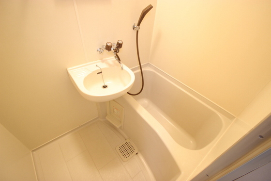 リバーパレス牛田新町