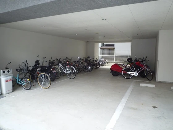 グラビスコート白島