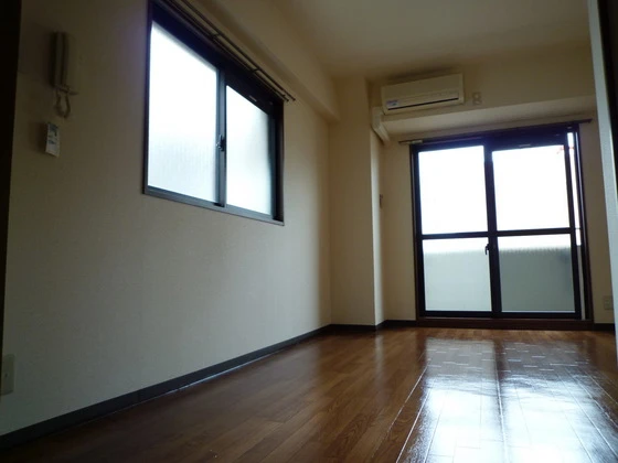 ジョルニ・フェリーチ