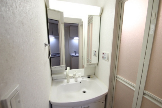 グラビスコート光町