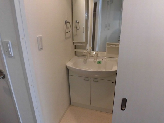 グラビスコート光町