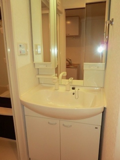 グラビスコート光町