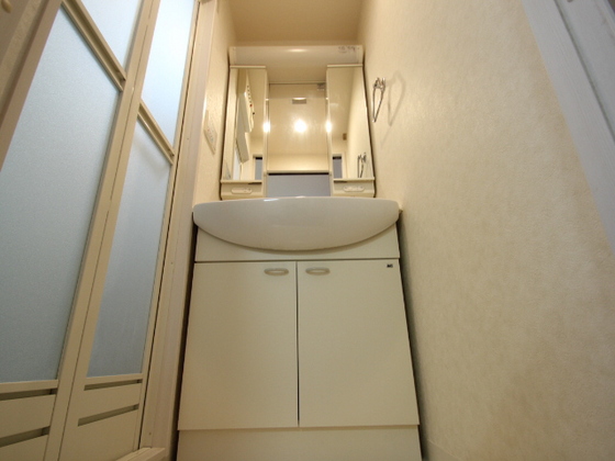 グラビスコート光町