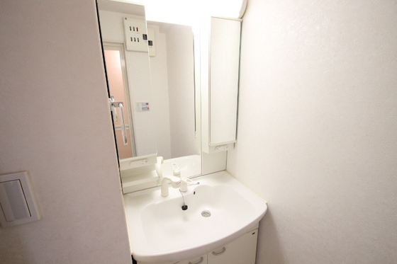 グラビスコート光町