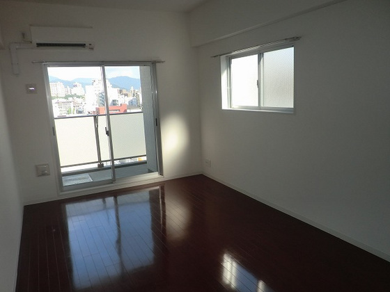 グラビスコート光町