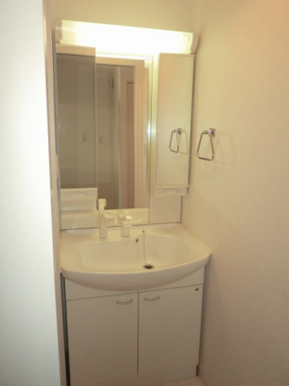 グラビスコート光町