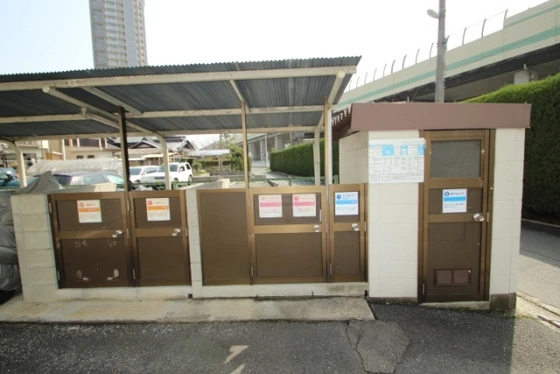 ウエストシャトー