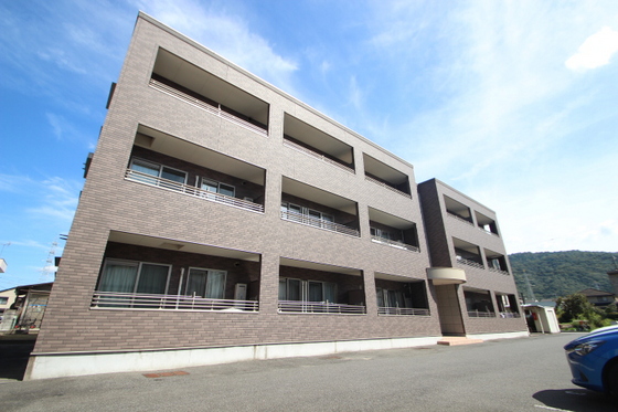 フォブール寺川