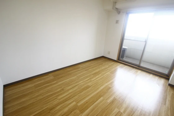 プラージュ村本