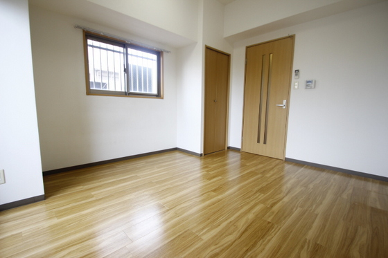 プラージュ村本