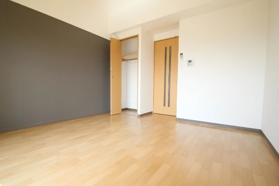 プラージュ村本