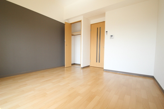 プラージュ村本